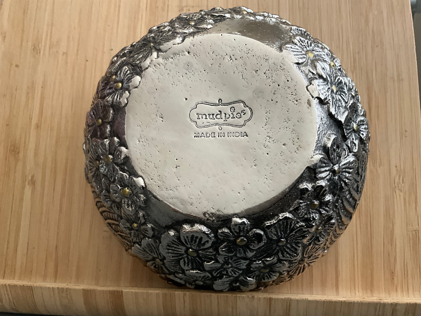 Mudpie fantastic Hydrangea silver-tone with gold-tone metal 5.75 inch round decorative keepsake bowl