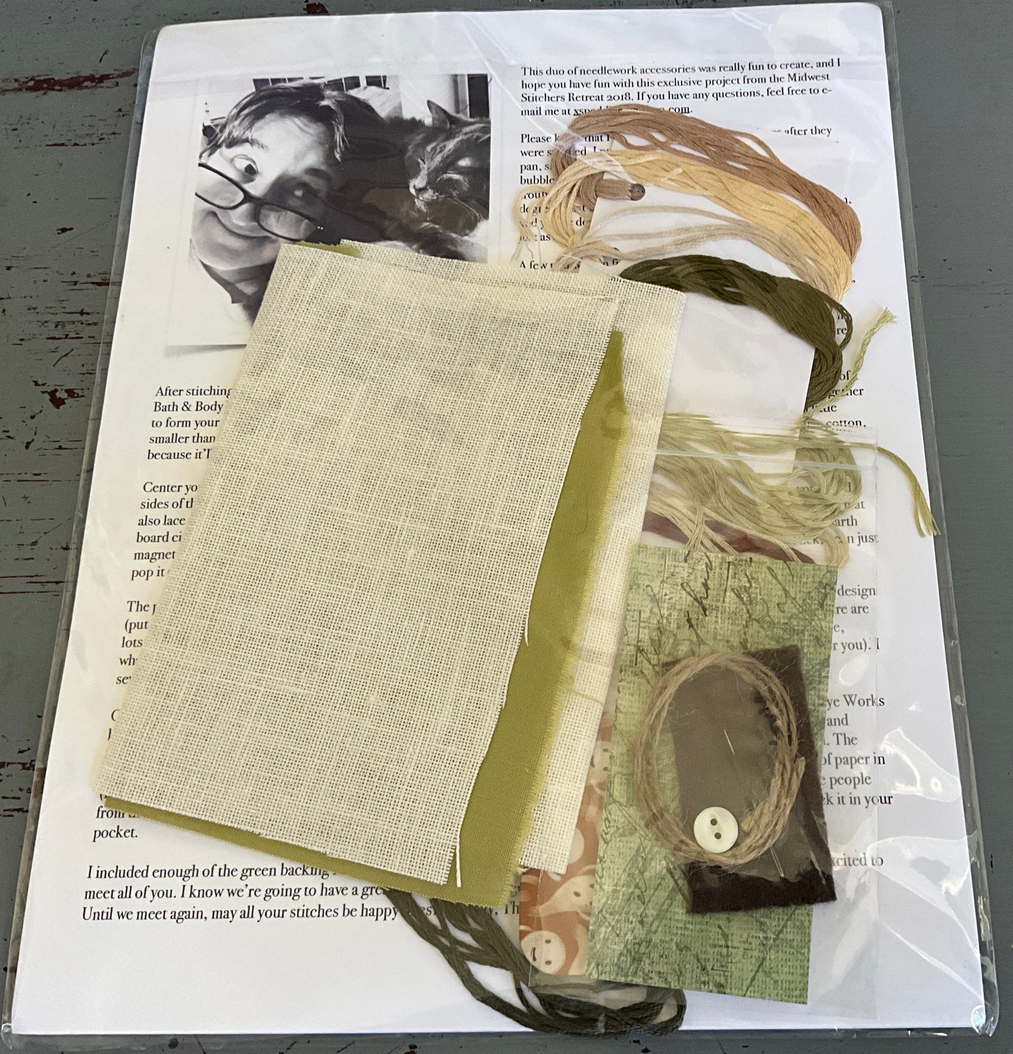 Shakespeare’s Peddler Pale Pumpkins and Scissors Pincushion Stand and Scissor Fob 2018 cross stitch Kit