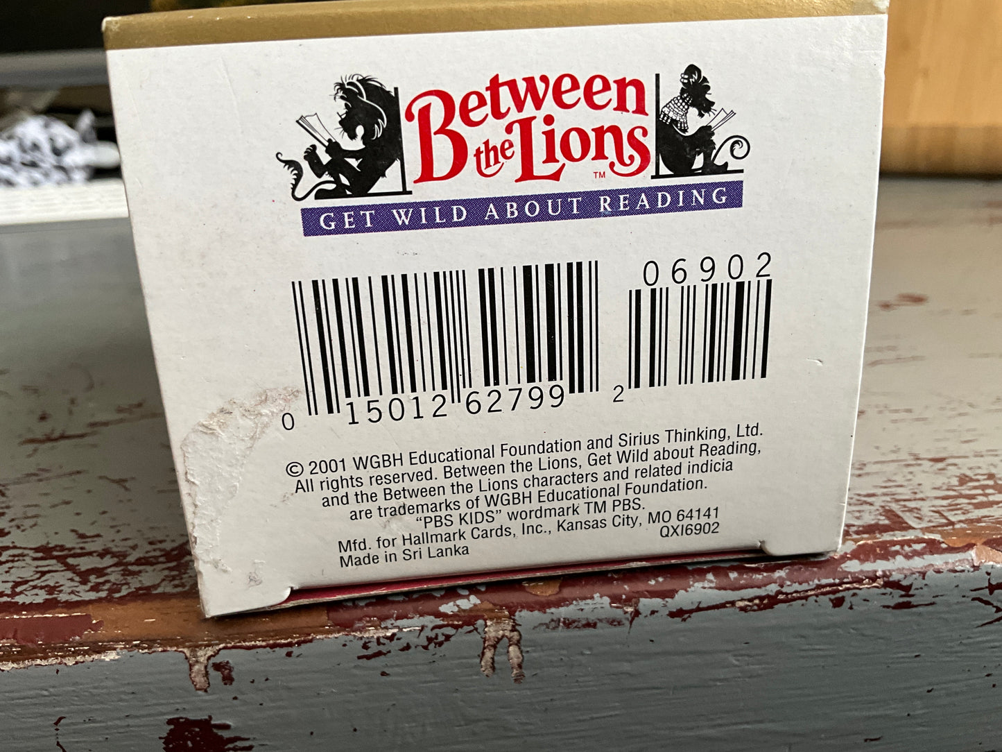 Hallmark Lionel Plays with Words 2001 Between the Lions Keepsake Ornament QXI6902