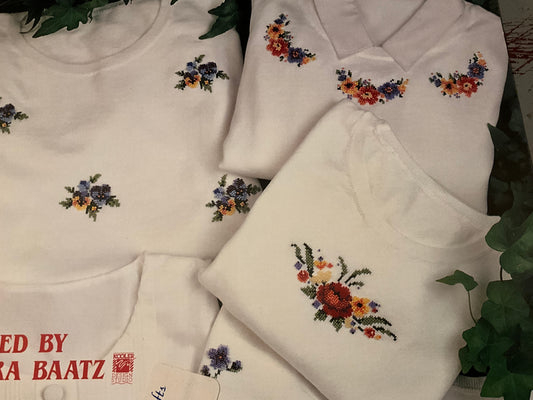 Leisure Arts Beaded Bouquets in waste canvas Leaflet 2463 counted cross stitch chart