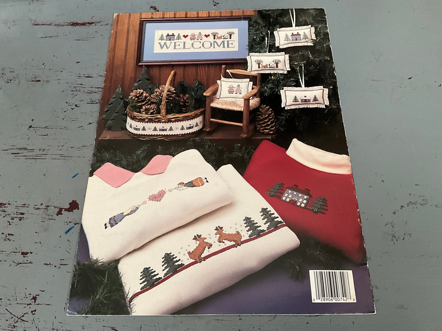 Leisure Arts Welcome Christmas! Leaflet 742 counted cross stitch chart