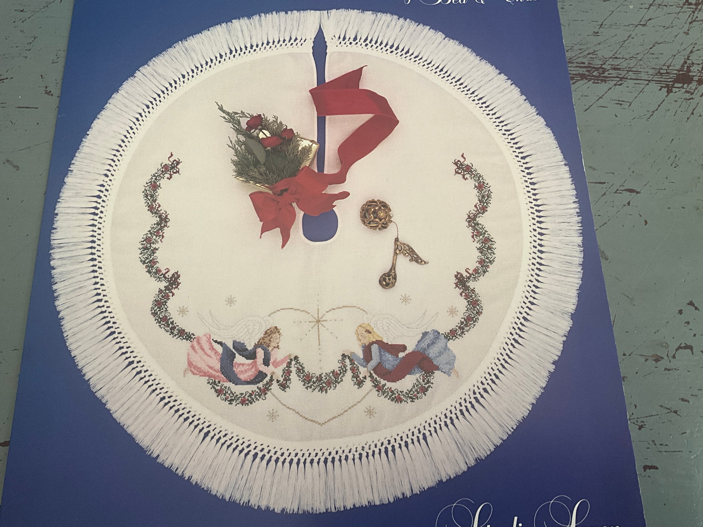 Studio Seven Angel Tree Skirt by Bea & Chris No. 266 counted cross stitch chart