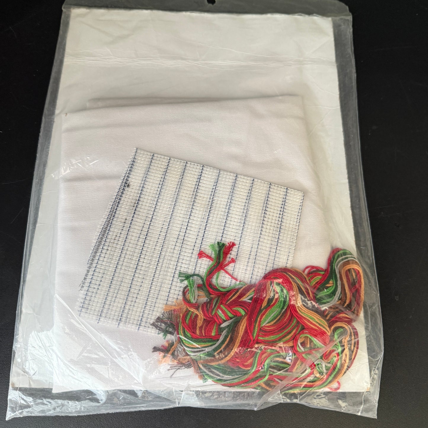 Golden bee kitchen stitchin' Happy holidays Apron 60442 cross stitch kit