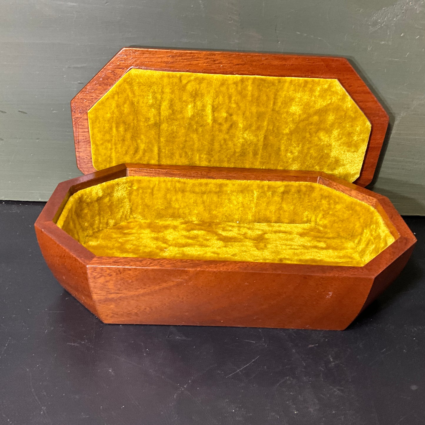 Wonderful wooden golden velveteen lined floral motif lidded vintage keepsake box 10 by 5 inch see pictures for shape