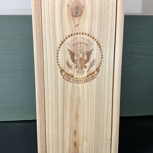 The White House seal on wooden sliding lid water/wine bottle box kitchen collectible*