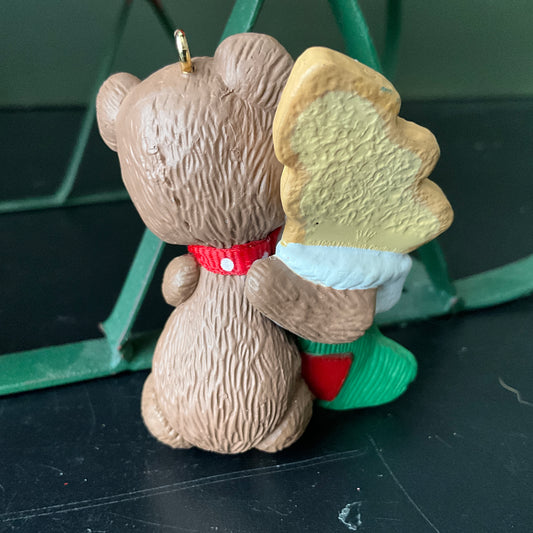 Hallmark Baby's Second Christmas 1995 Teddy Bear Keepsake Ornament. QX5567
