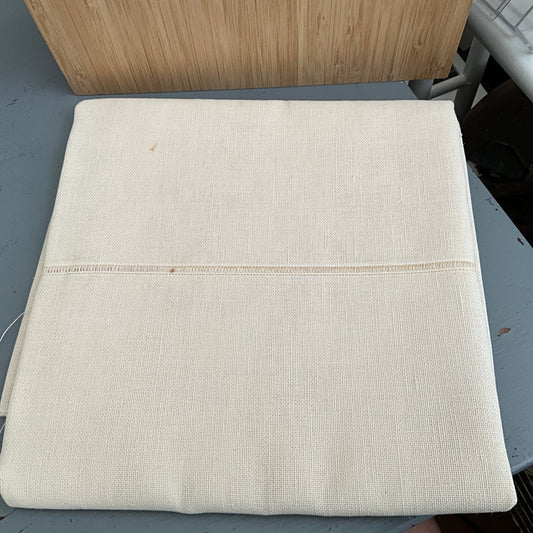 Leisure arts Bantry cream 36x56 inches needlecraft fabric
