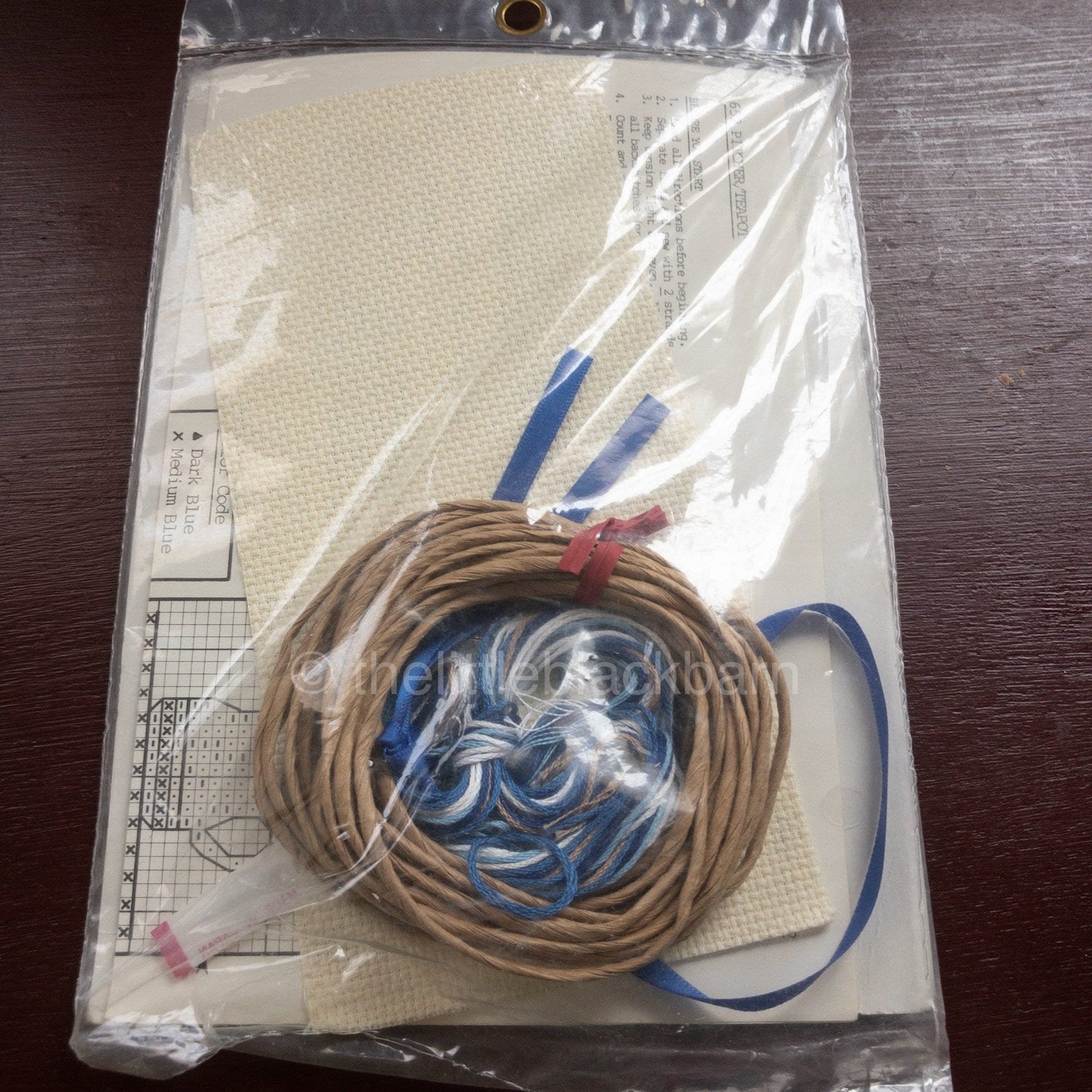 Needles N' Hoops, Vine Wreath Minis, Counted Cross Stitch Kit*