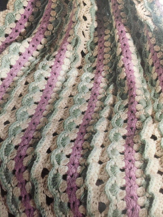 Leisure Arts, Vintage 1985 "Lovely Mile-a-Minuete Afghans" Designs by Alexander Stratton Crochet Leaflet 2562 5 Easy designs