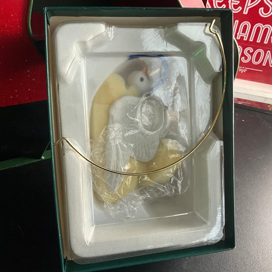Hallmark Dove of Peace with stand Club Keepsake ornament QXC447-6