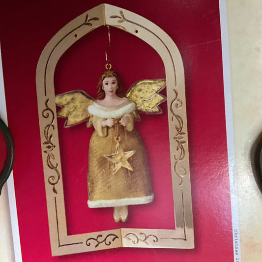 Hallmark Glad Tidings Dated 2003 Keepsake ornament QRP4237
