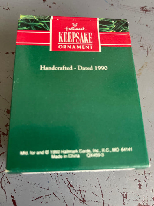 Hallmark Mom and Dad 1990 Keepsake Ornament QX459-3