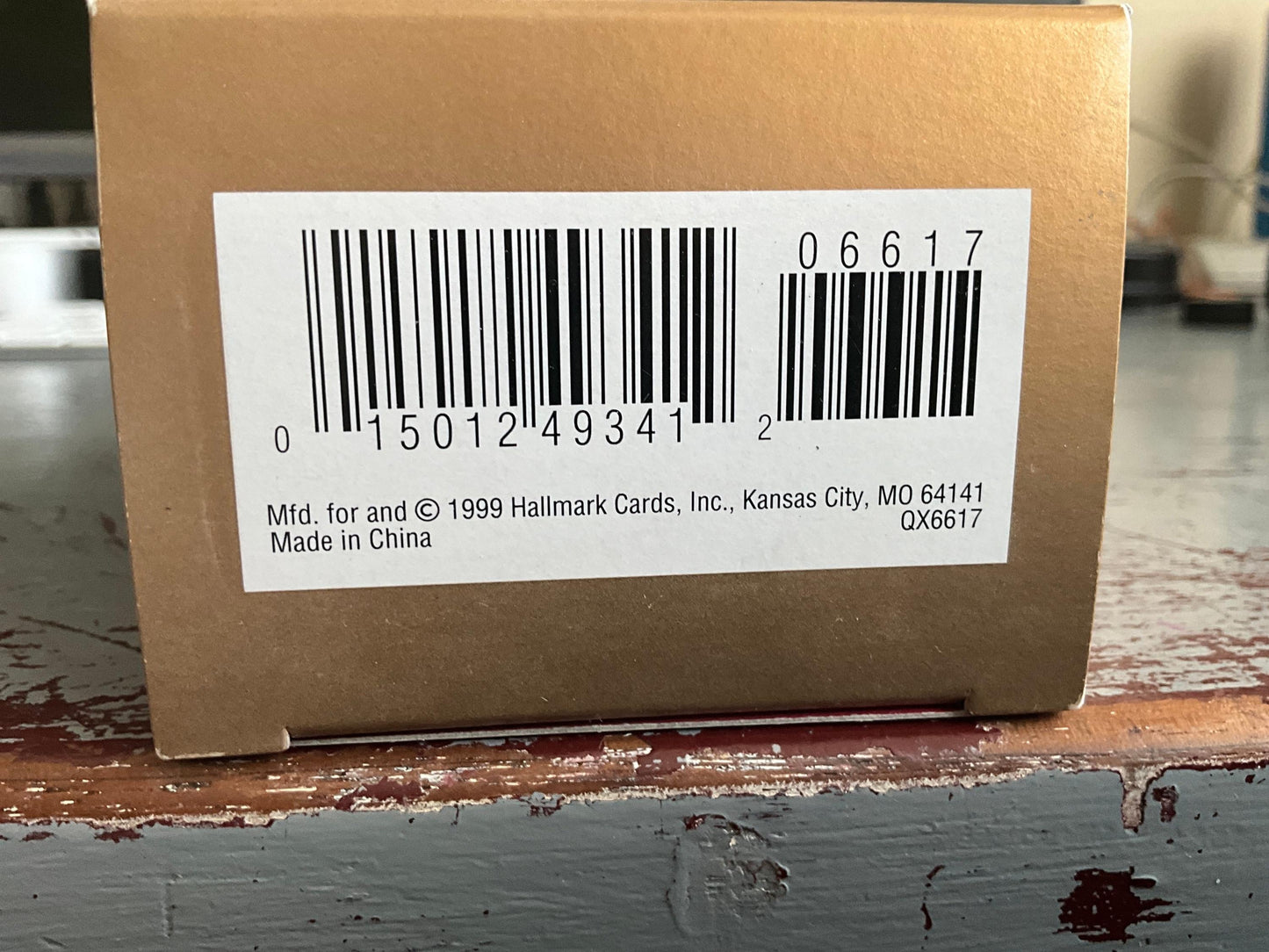 Hallmark Sundae Golfer 1999 Kepsake ornament. QX6617