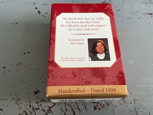 Hallmark Feliz Navidad 1999. Santa Keepsake ornament. QX6999