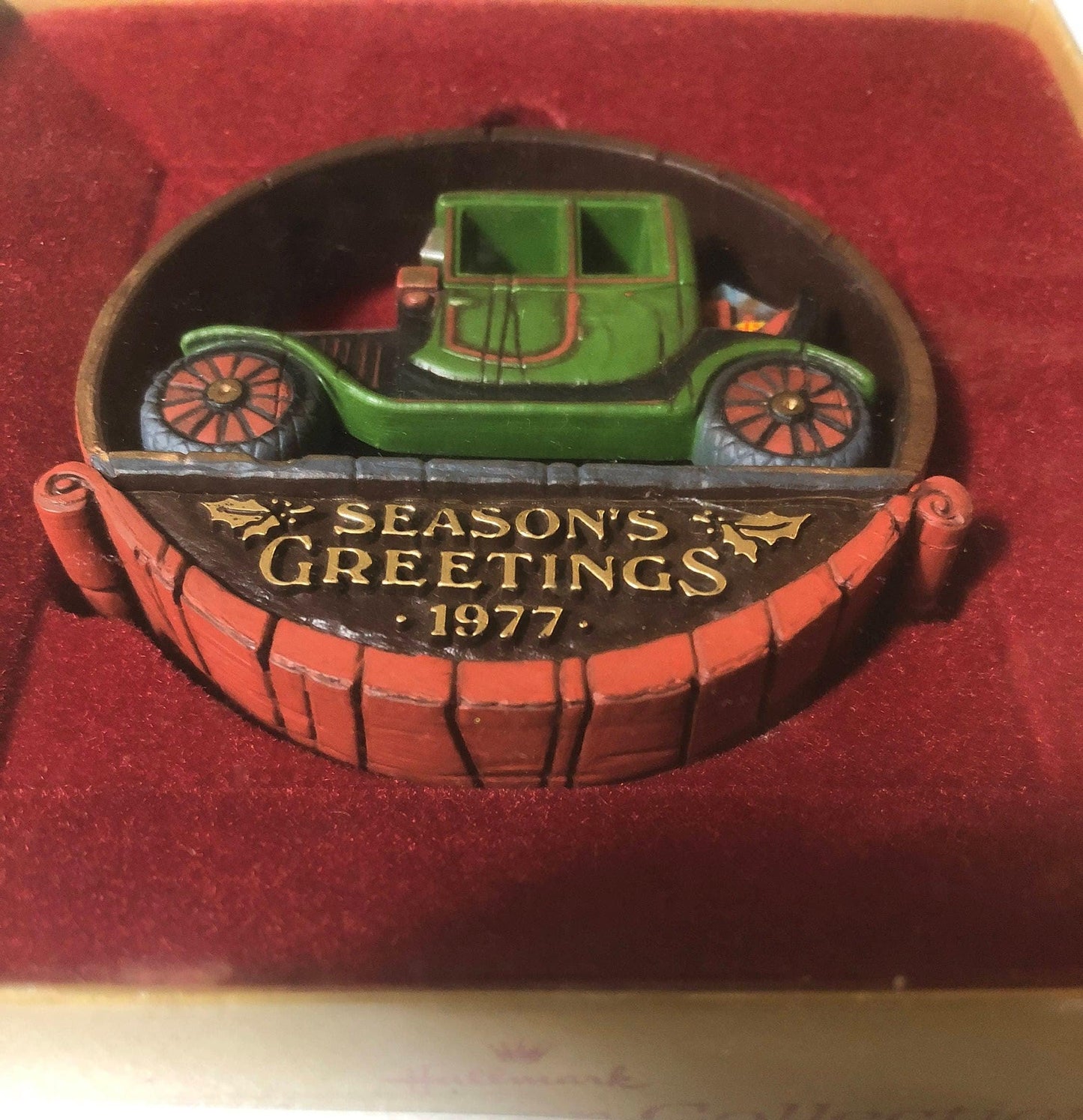 Hallmark, Antique Car, Nostalgia, Seasons Greetings, Vintage 1977, Tree Trimmer Collection Ornament, QX1802