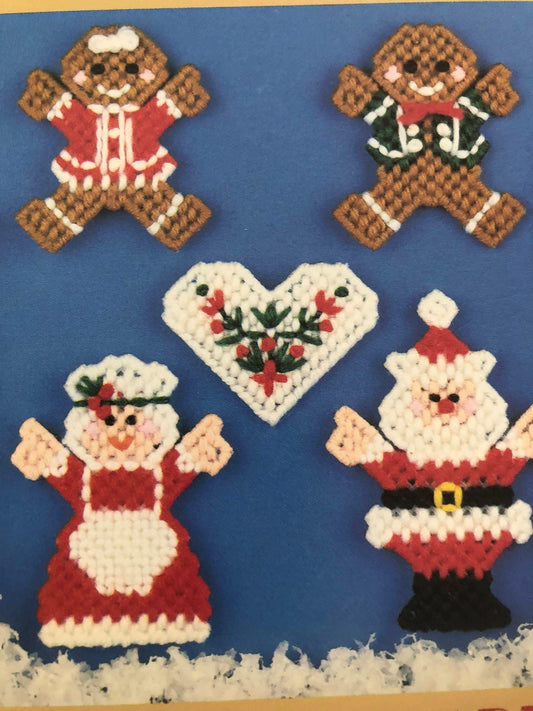 Leisure Arts, Christmas Mini's In Plastic Canvas, 18 Quick and Easy Ornaments by Dick Martin, ,Leaflet 1059, Vintage 1986