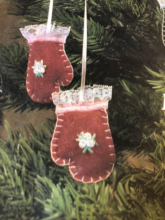 Patchwork n' Things, Mittens Ornaments, Vintage 1983, Felt Kit, Makes 3, Different Pairs