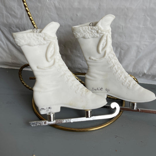 Department 56 Silver Skate Pair of Ice Skates #8217-1 Vintage 1991 Porcelain Ornaments
