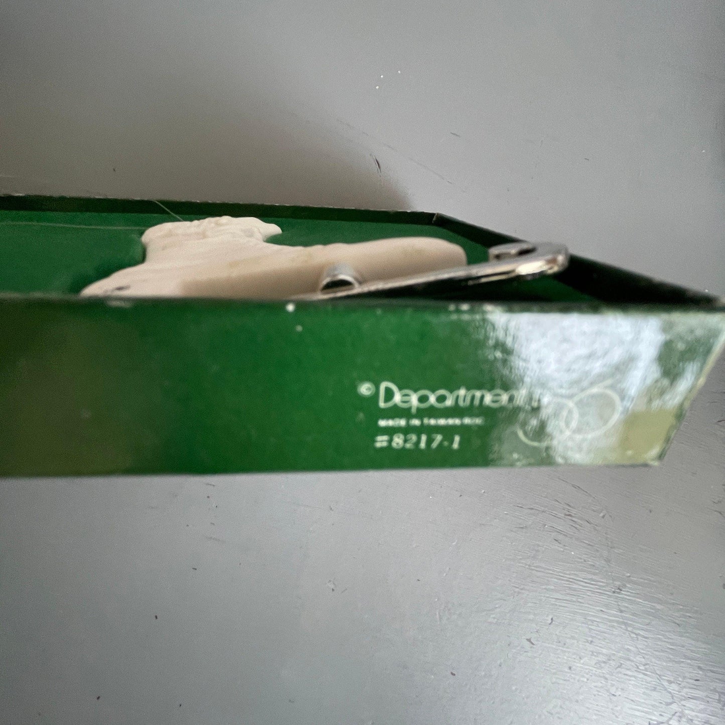 Department 56 Silver Skate Pair of Ice Skates #8217-1 Vintage 1991 Porcelain Ornaments