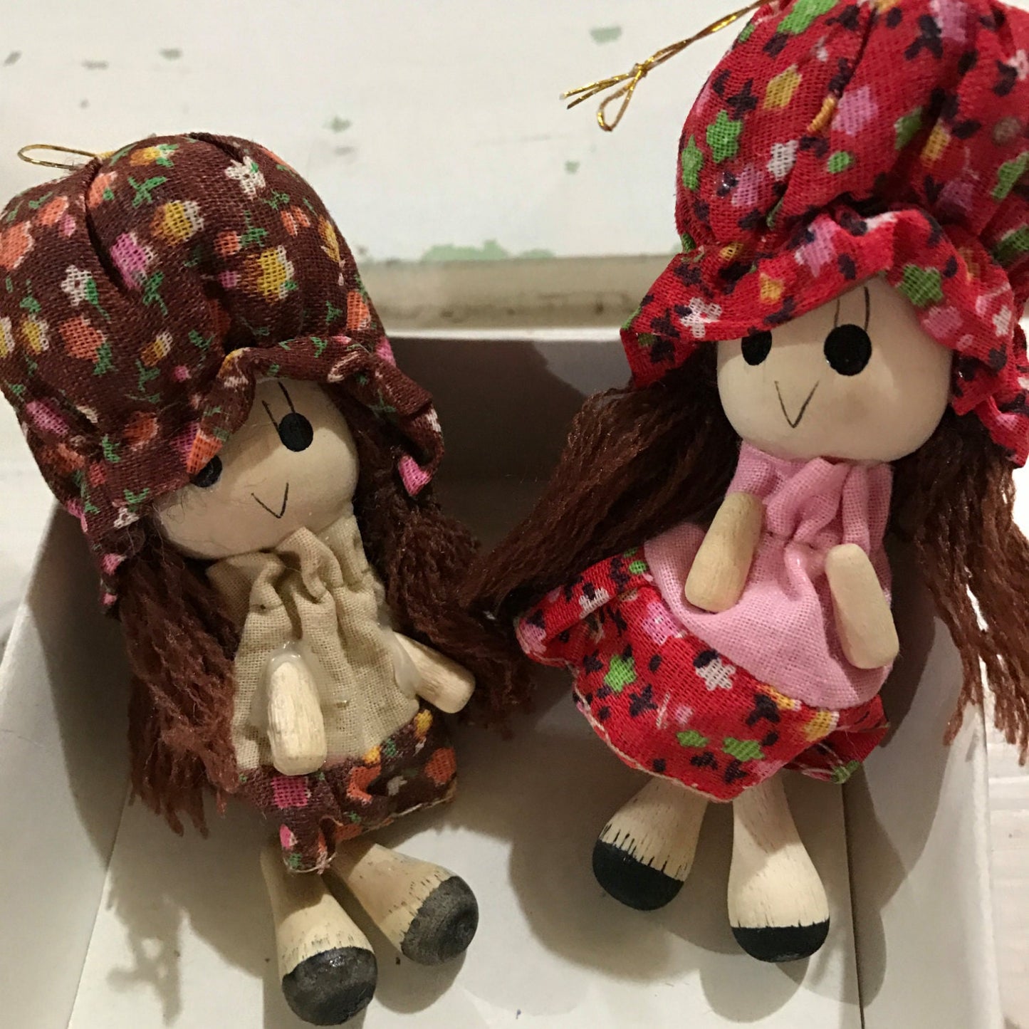 Little Sisters, Vintage Collectible, Magnetic Memo Holders, set of 2