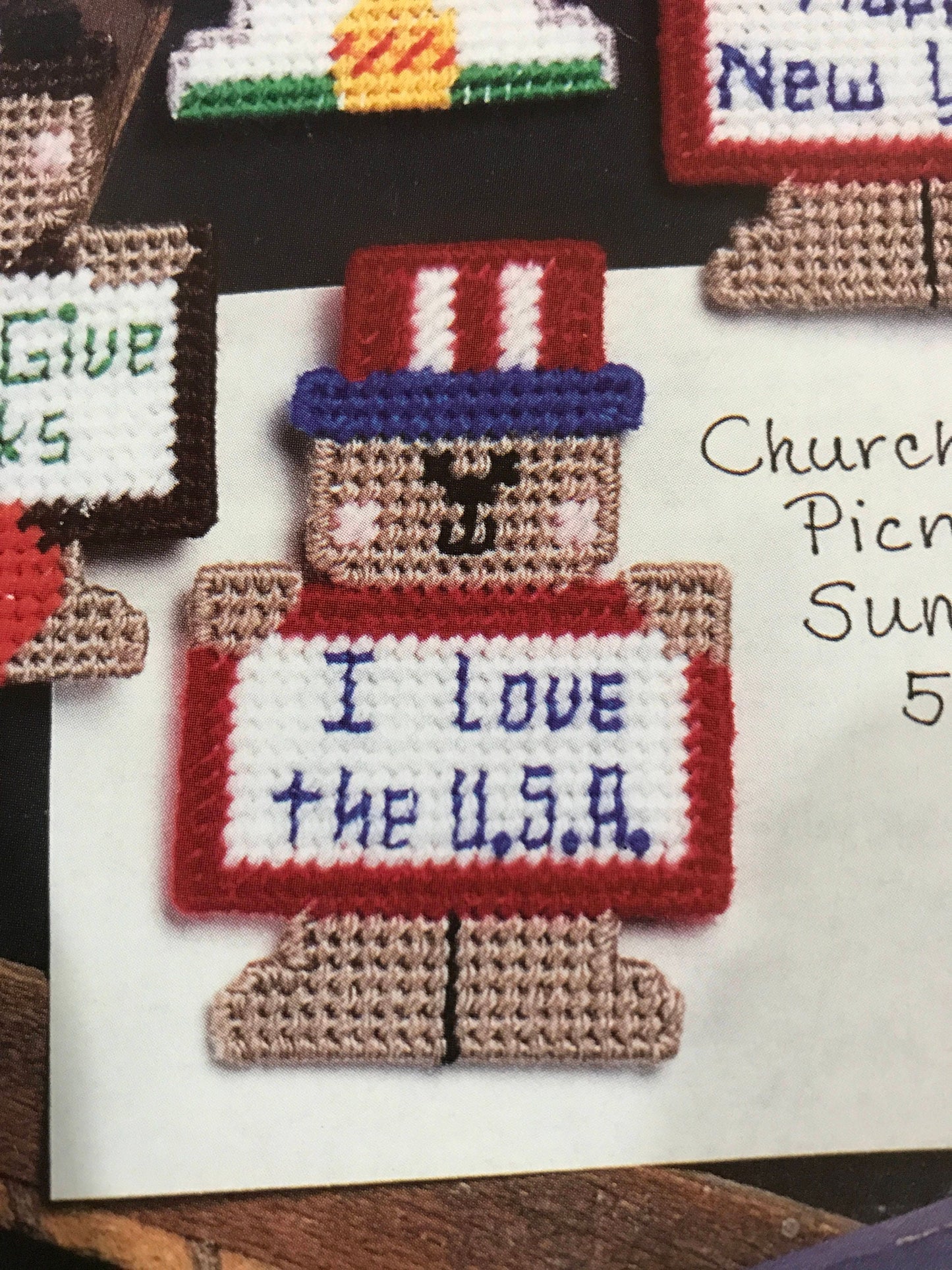 Leisure Arts Leaflet 1744 Happy Holiday Magnets in Plastic Canvas, Vintage