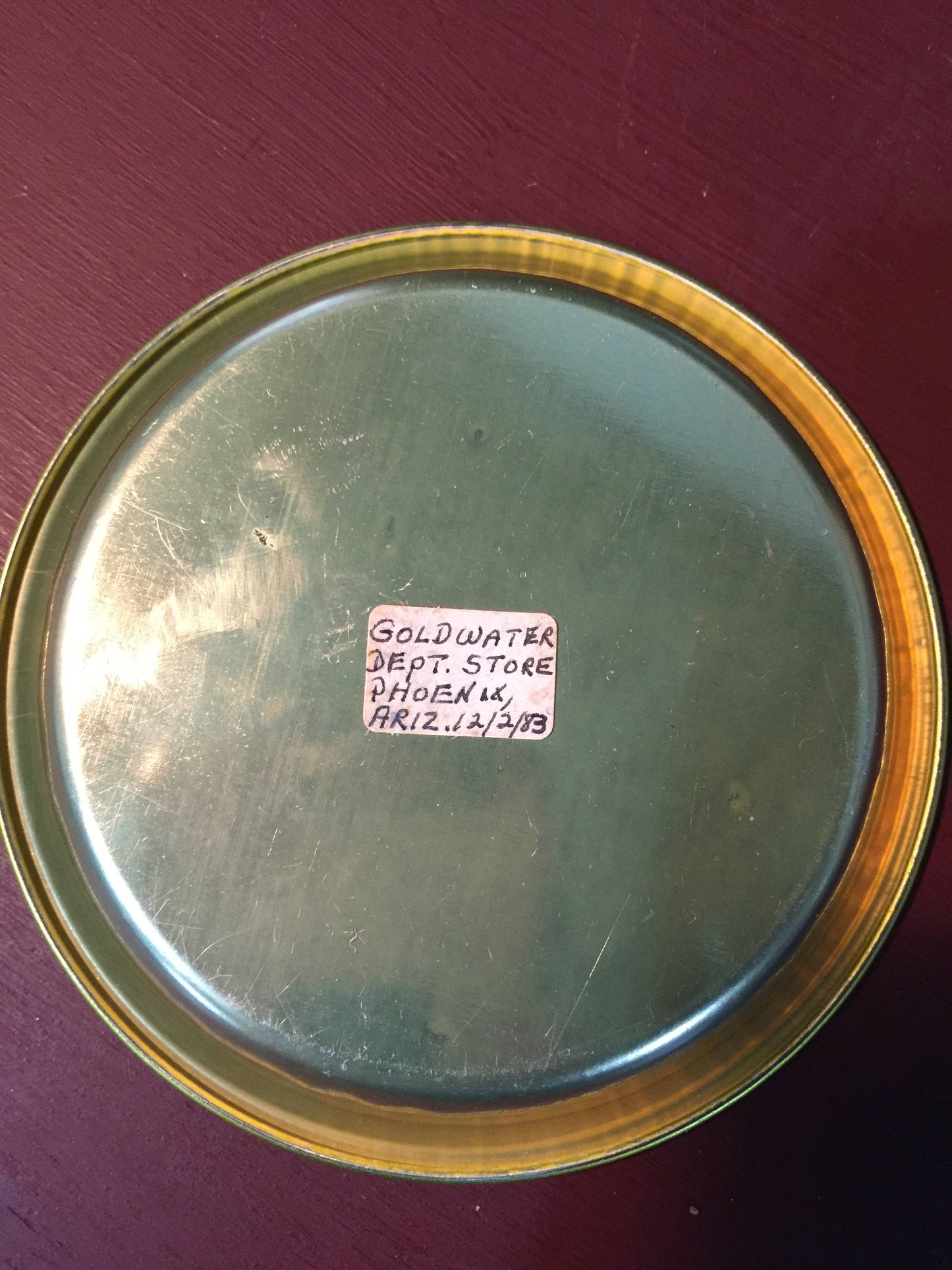 Vintage 1980s Arizona "the Grand Canyon State" depicts a road runner, Canyon De Chelly, Petrified Forest Monument Valley, and Grand Canyon