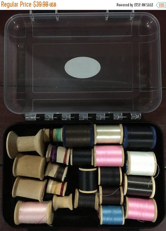 Wooden thread spools in a nice sewing project box, Vintage Collectible Sewing Notions