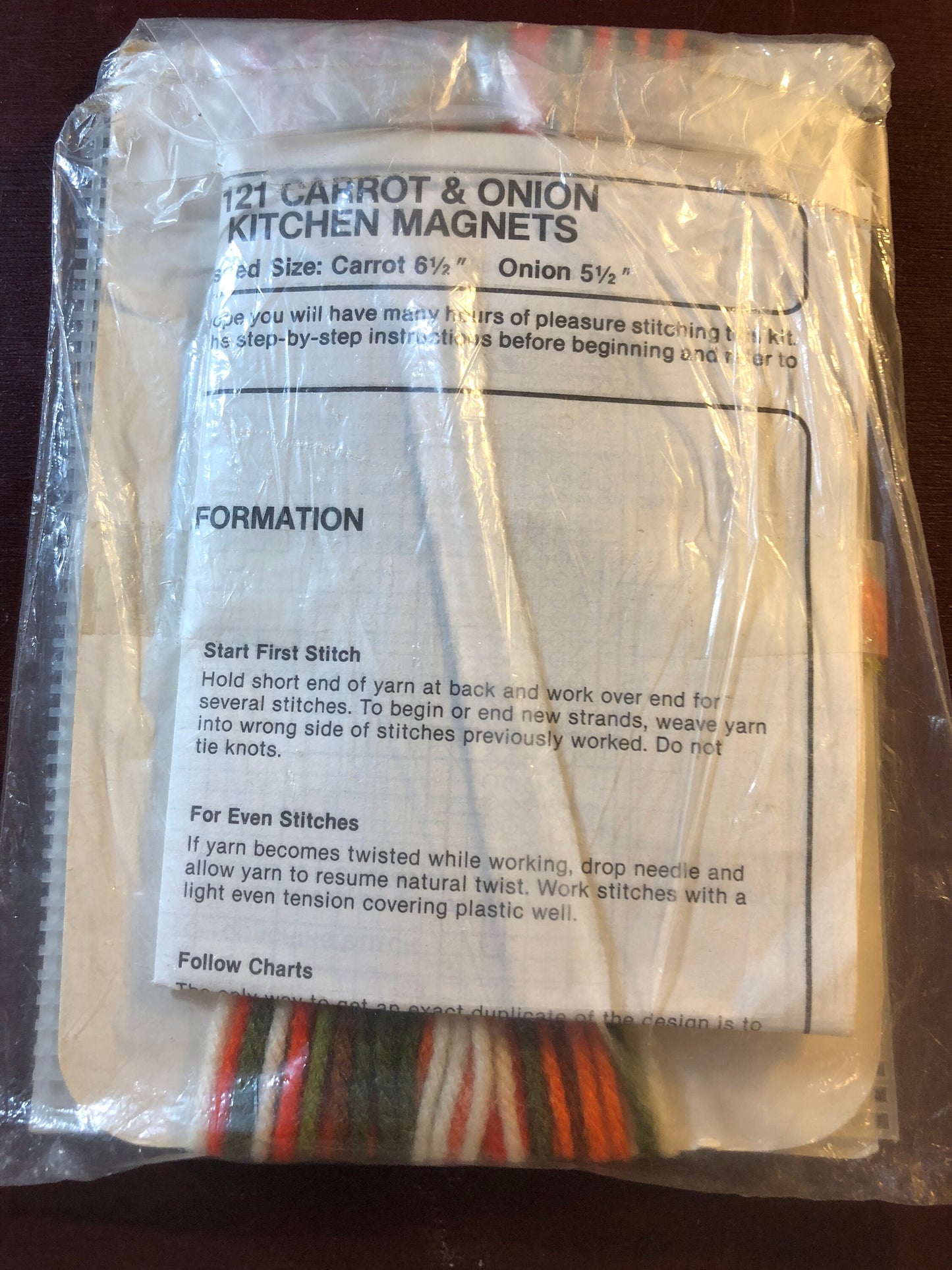 Caron, Carrot and Onion, Kitchen Magnet, Vintage 1981, Plastic Canvas Kit