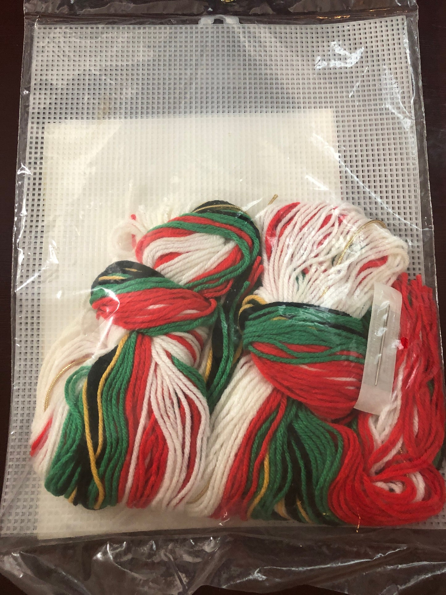 The Needlecraft Shop, Snowman Candy Baskets, 7 Mesh, Plastic Canvas, Kit