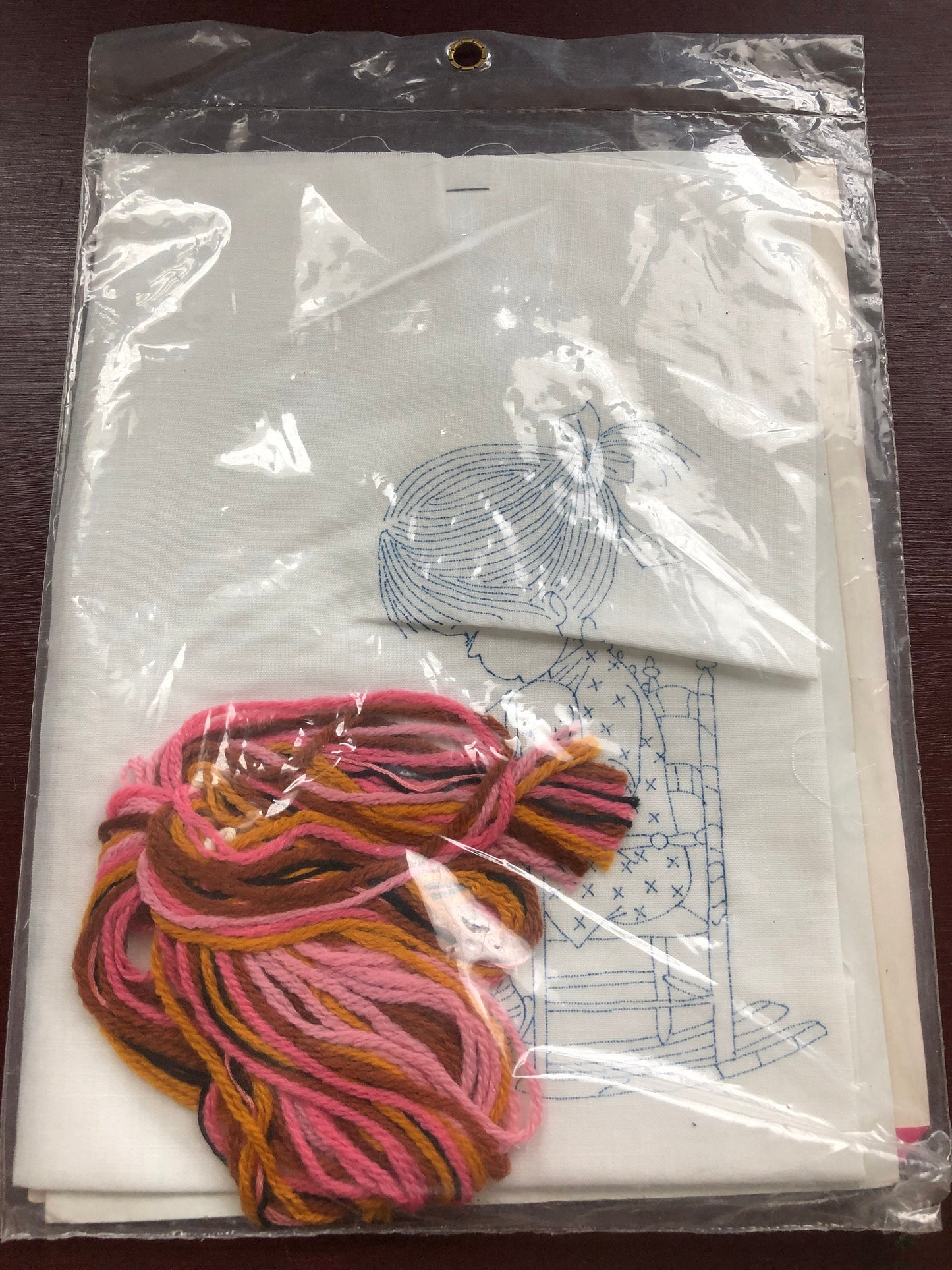 The Girl with Puppy, Coats & Clark, Vintage 1974, crewel CREATIVE STITCHERY kit