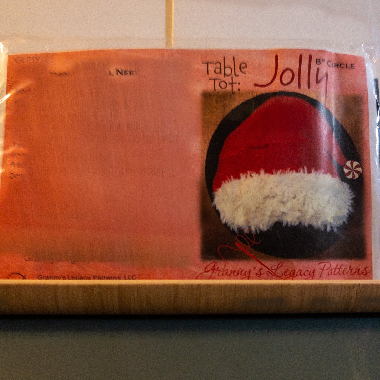 Grannys Legacy, Table Tot, Jolly, 8 Inch Circle Wool Felt Kit