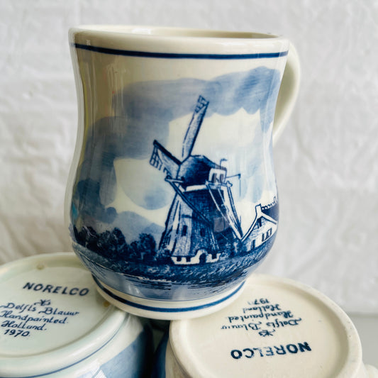 Norelco, Set of 4, Delfts Blauw, Hand painted in Holland, Vintage 1970, small cocoa/tea mugs