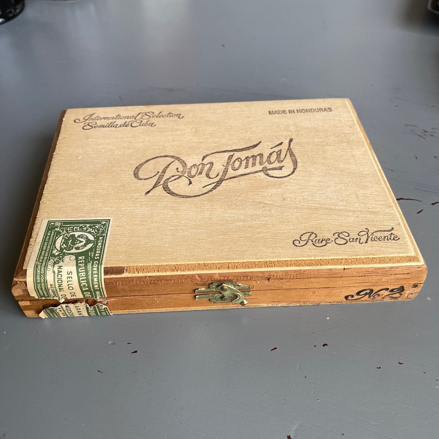 Wooden Cigar Box, Don Tomas, Vintage Tobacciana Collectible Jewelry Box, 8.5 by 6.5 by 1.30 Inches