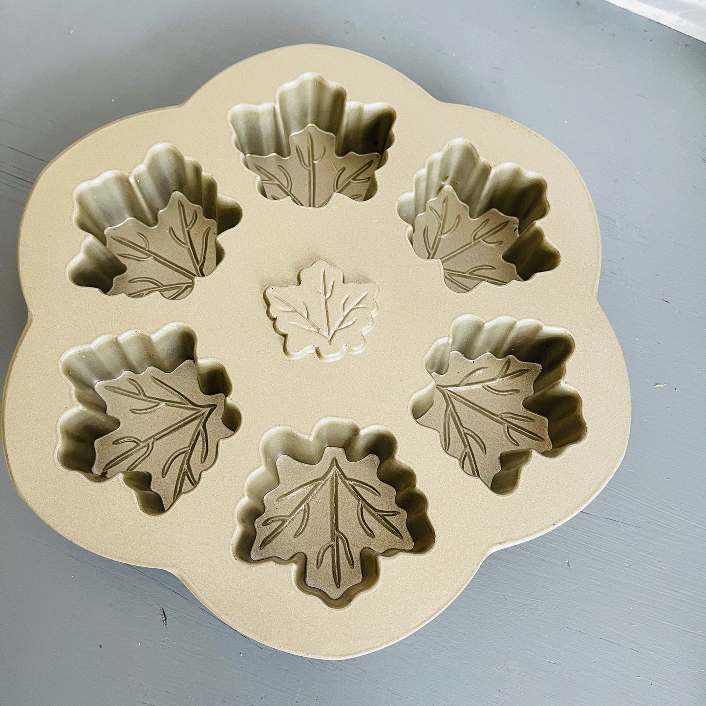 Nordic Ware, Maple Leaf Shaped, Cupcake/Muffin Pan, Aluminum Bakeware