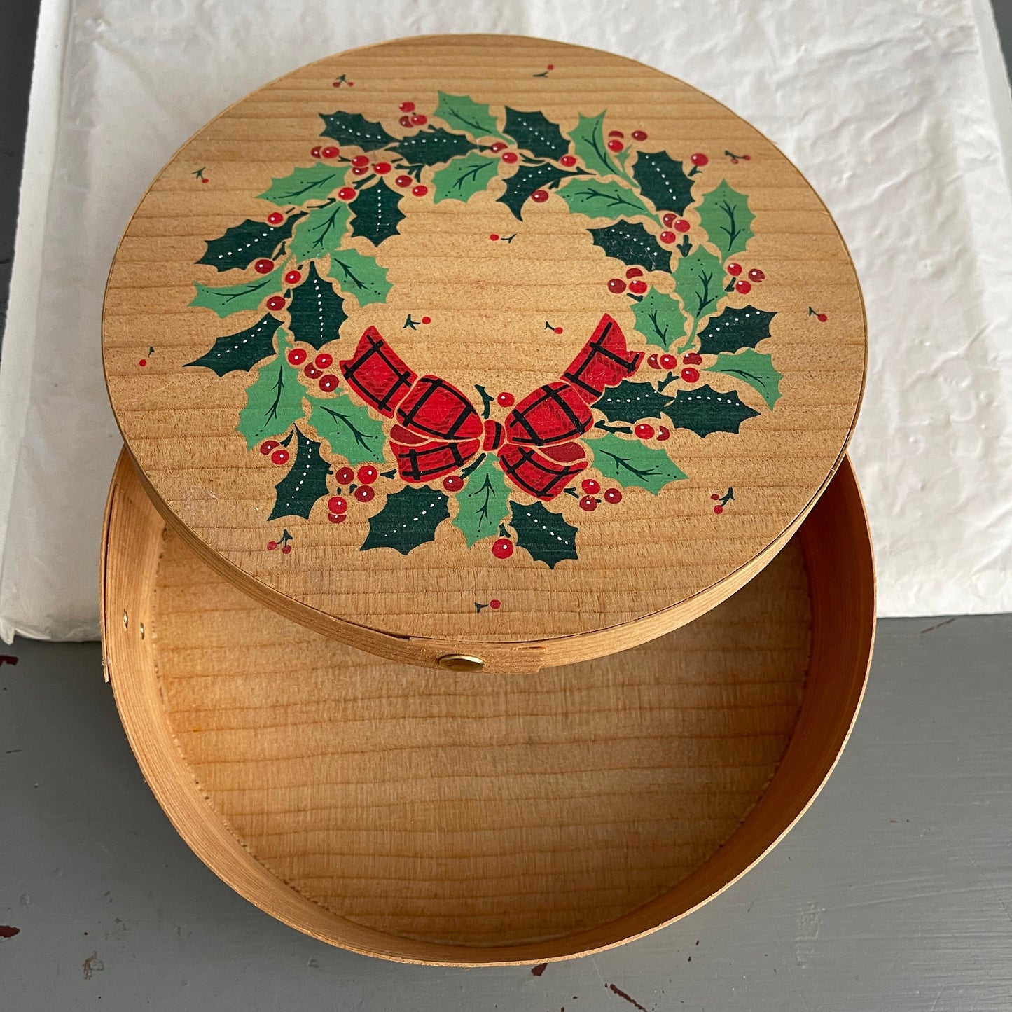 Hallmark Wooden Wreath Plate Box Vintage 1986 Collectible Storage Container