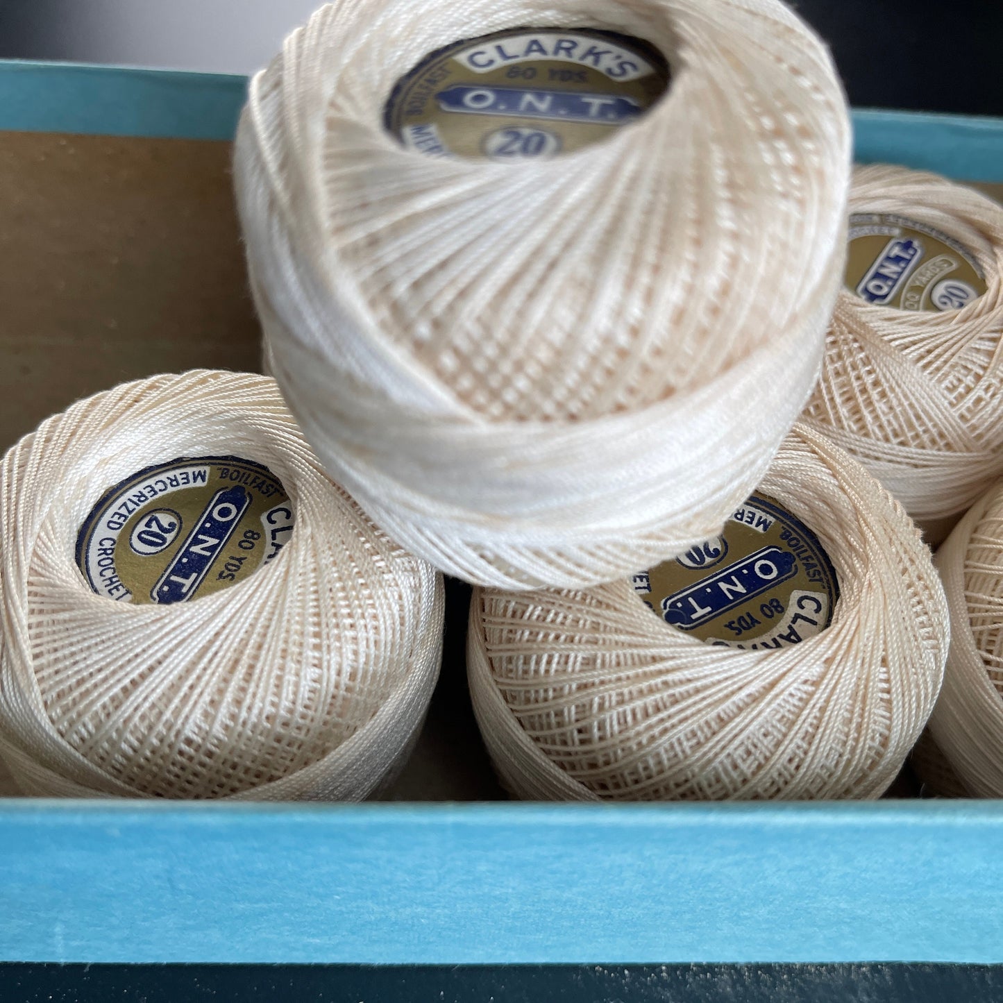 Clarks O.N.T. Box with 8 Spools Mercerized Crochet Off White Vintage Thread