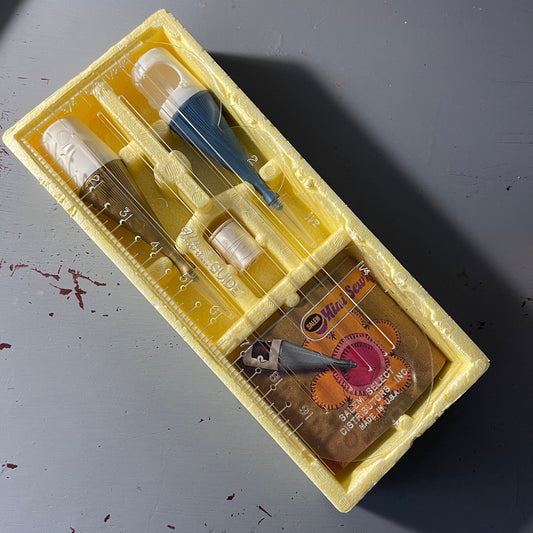 Salem Mini Sew'R vintage sewing and marking kit