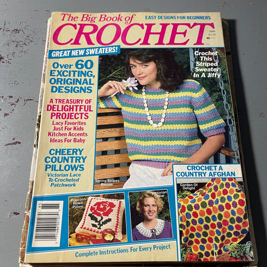 Choice of vintage needlecraft and decor craft magazines see pictures and variations*