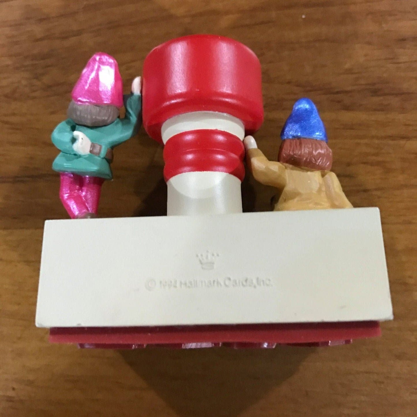 Hallmark, A Santa Approved Person, Dated 1994, Keepsake Ornament, QX5703 (no box)