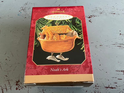 Hallmark Noah’s Ark 1999 Keepsake Ornament Qx6809