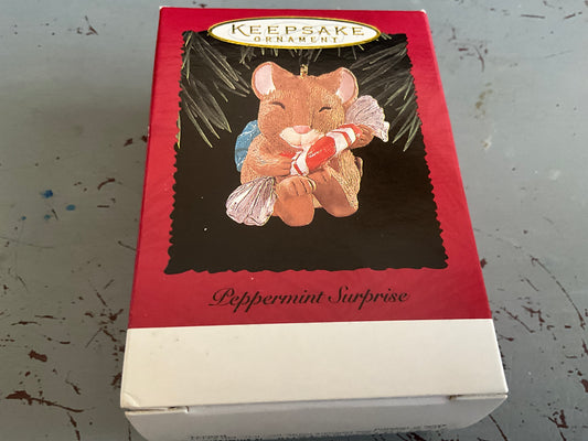 Hallmark Peppermint Surprise 1996 Kepsake ornament. QX6234