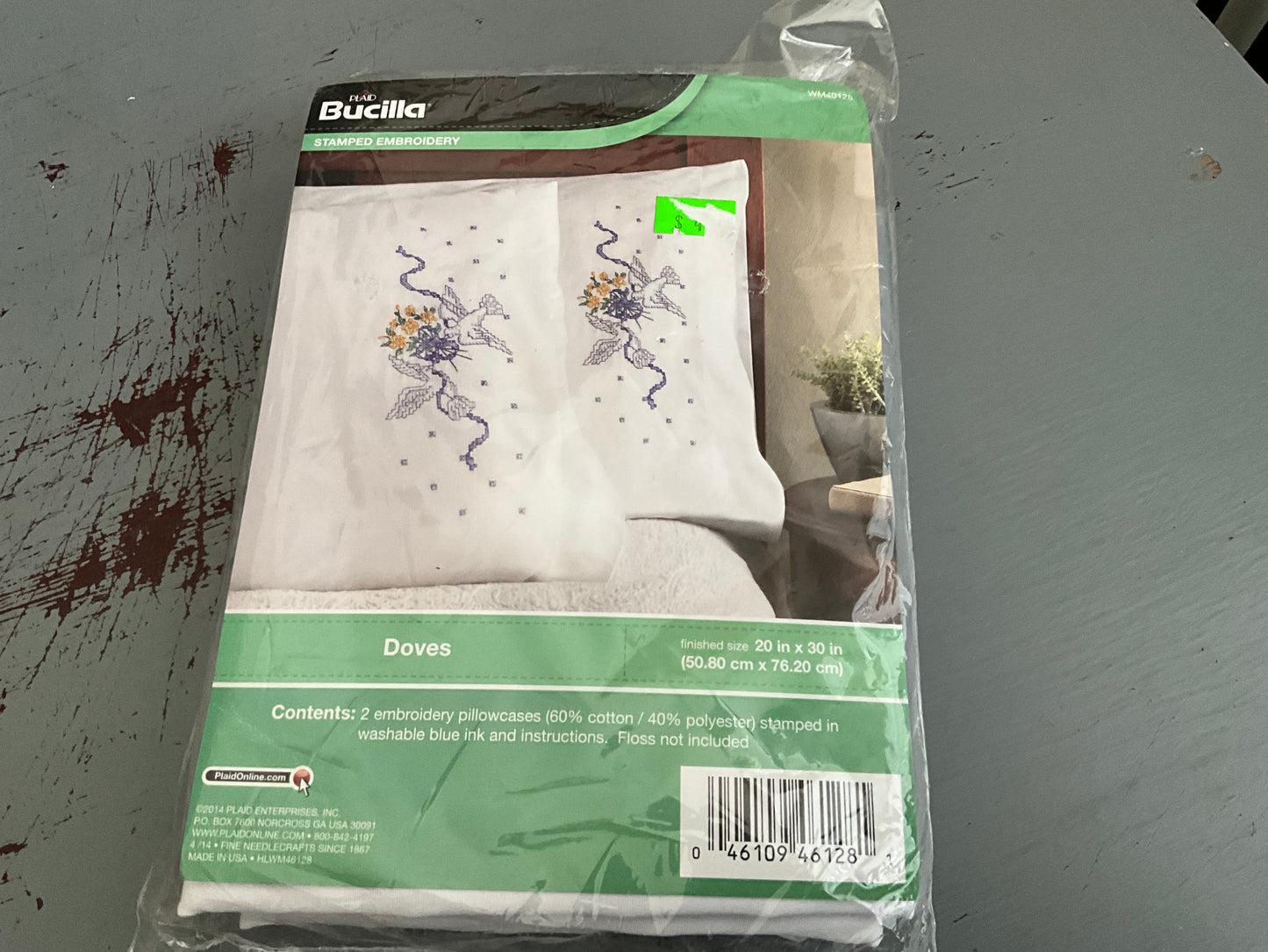 Bucilla Doves pair of stamped embroidery pillow cases