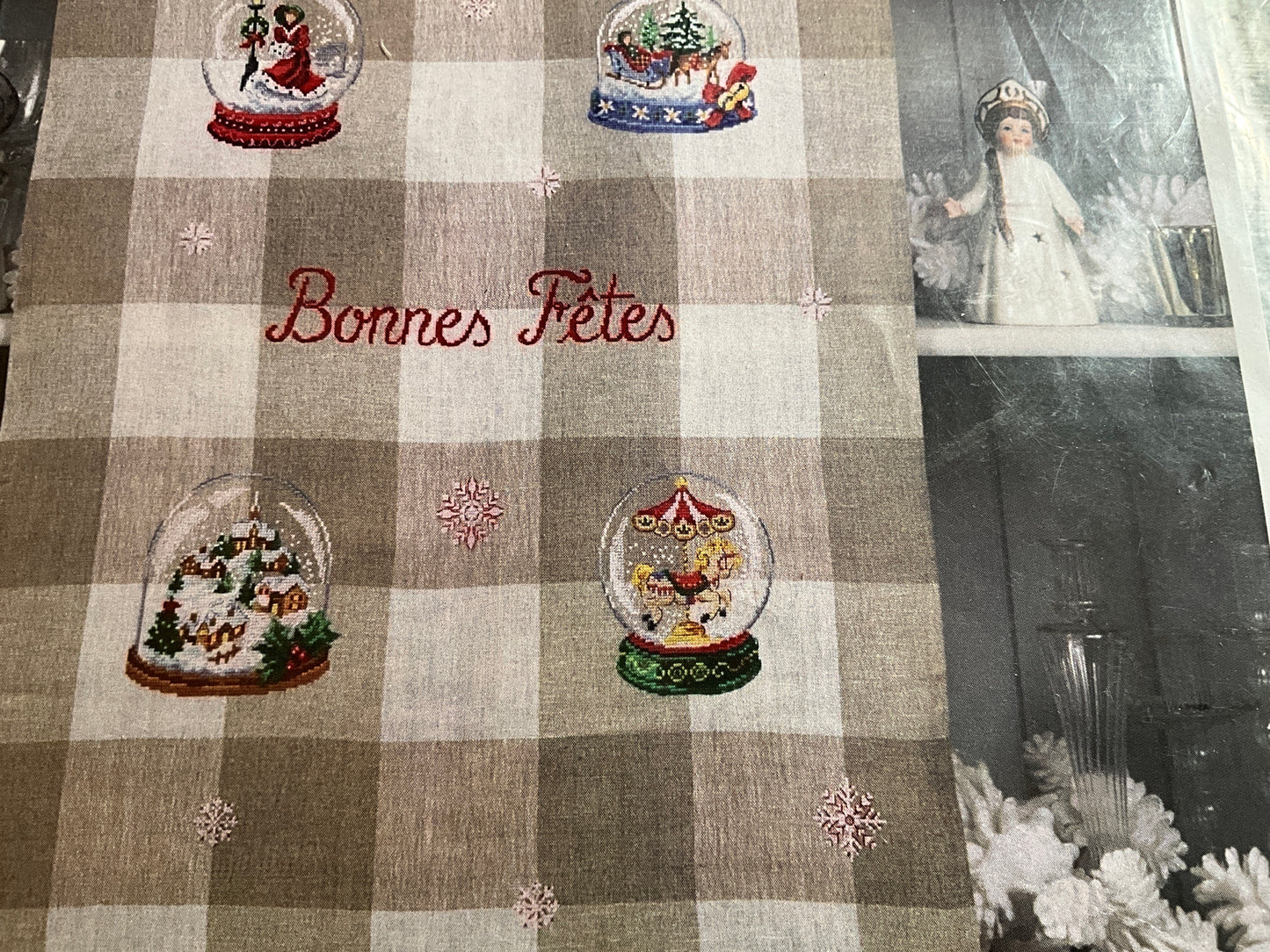 Les Brodeuses Parisiannes Torchon “Boules de neig” Tendance classique Lin counted cross stitch chart*