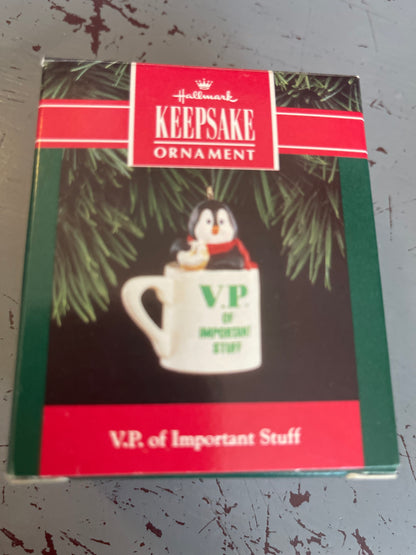 Hallmark V.P. Of Important Stuff Keepsake Ornament QX505-1