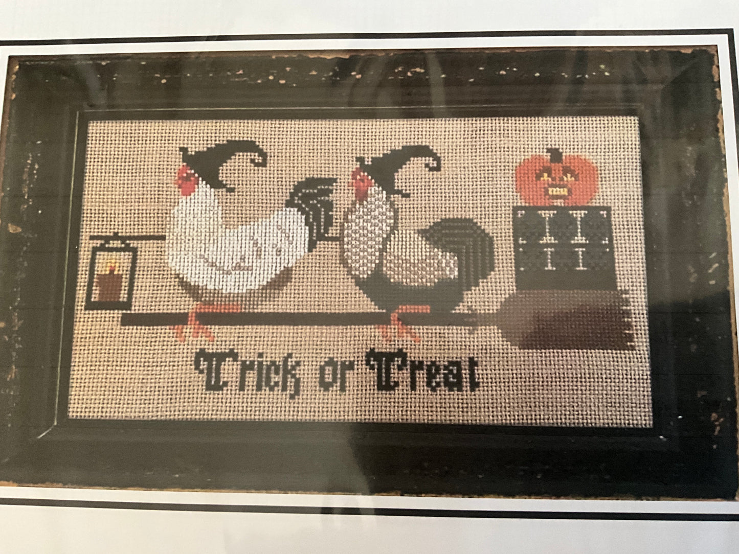 Twin Peak Primitives Hold Tight counted cross stitch chart