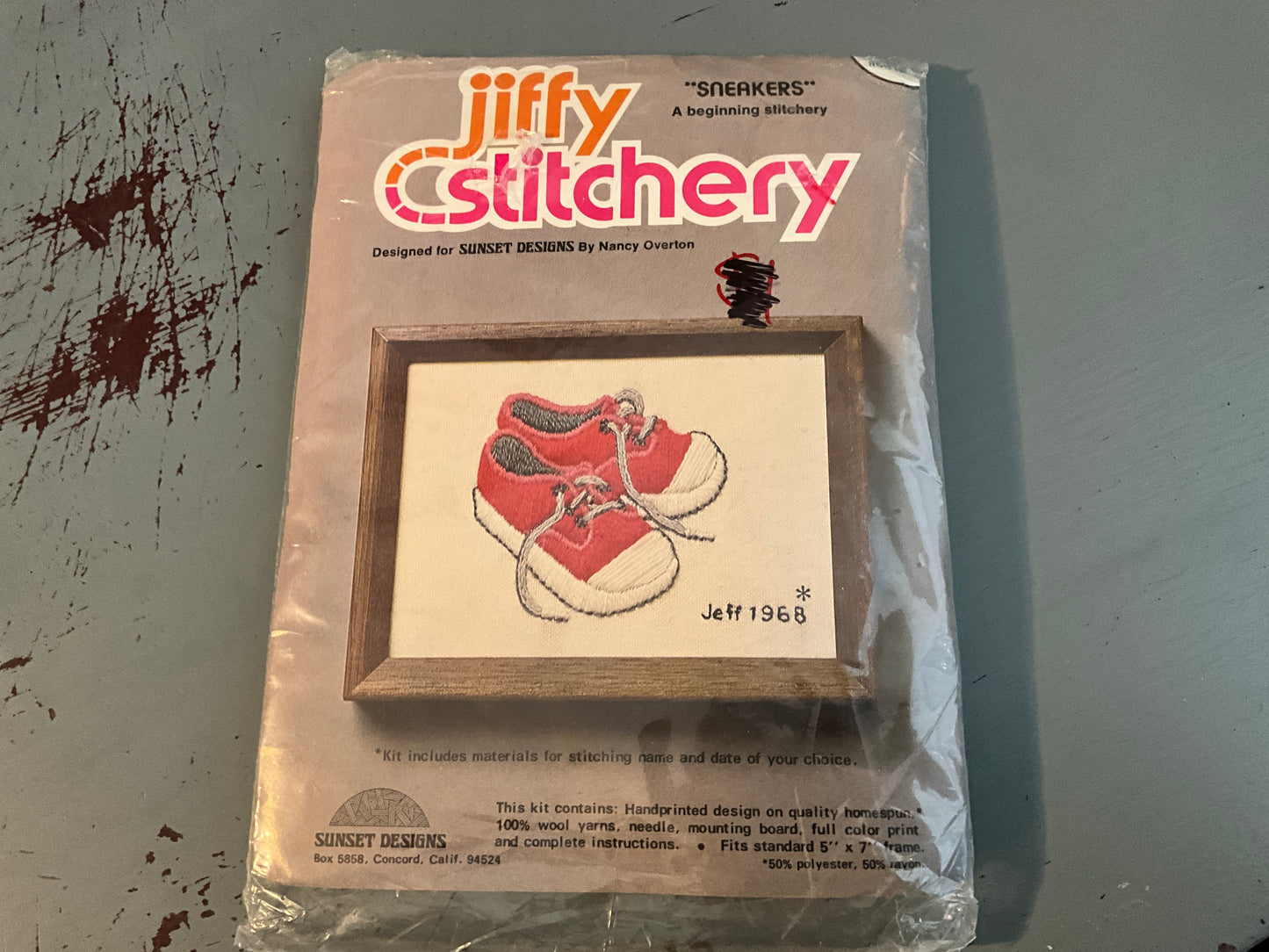Jiffy Stitchery Sneakers crewel kit