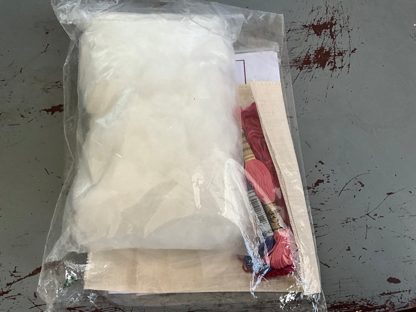 Le Biscornu en Rose cross stitch kit