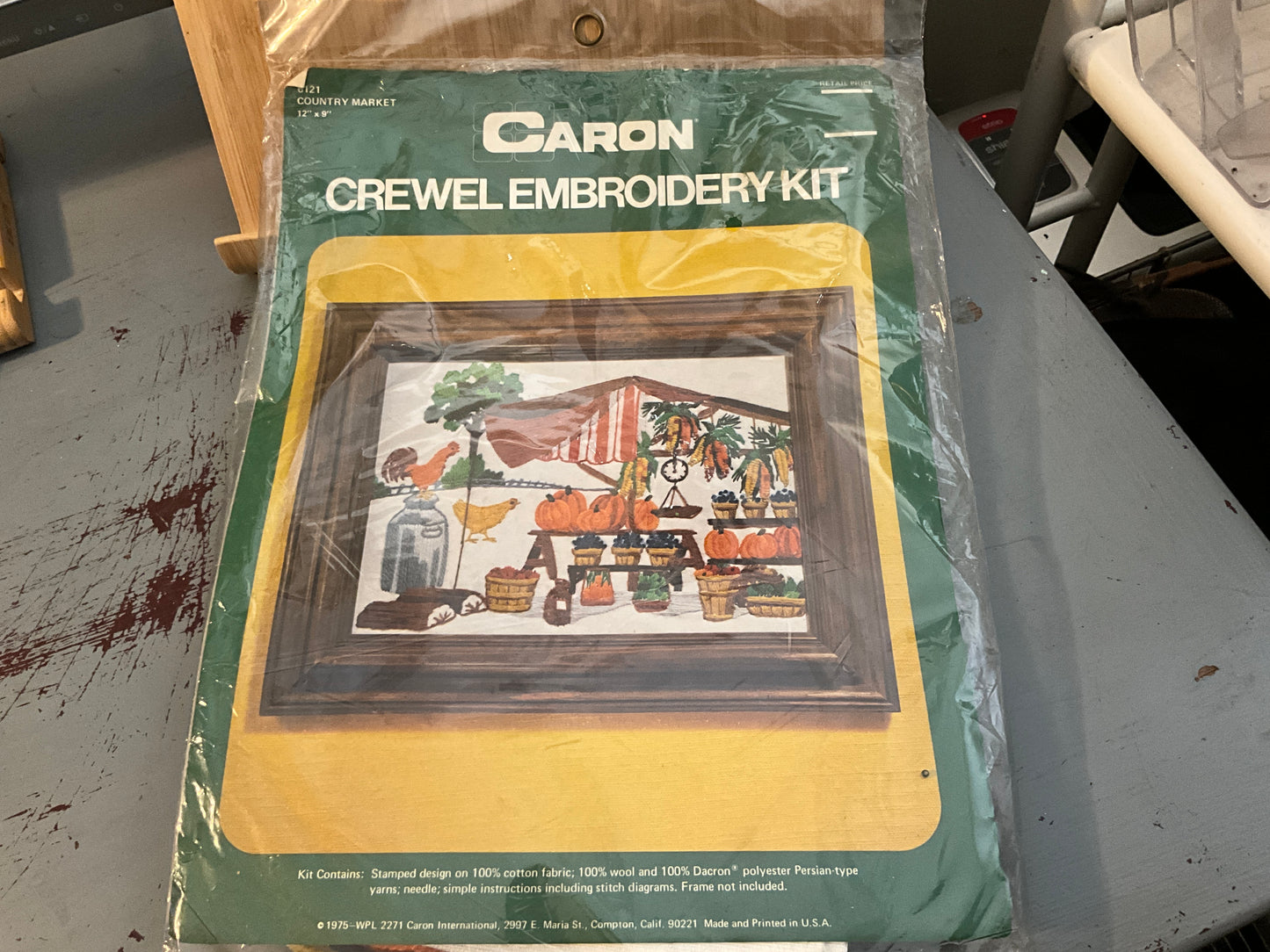 Caron Country Market 0121 Crewel Embroidery kit