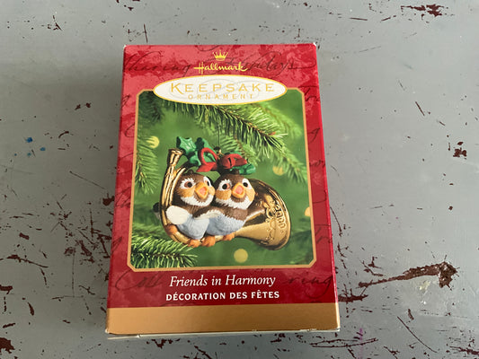 Hallmark Friends in Harmony 2000.Keepsake Ornament.QX8001