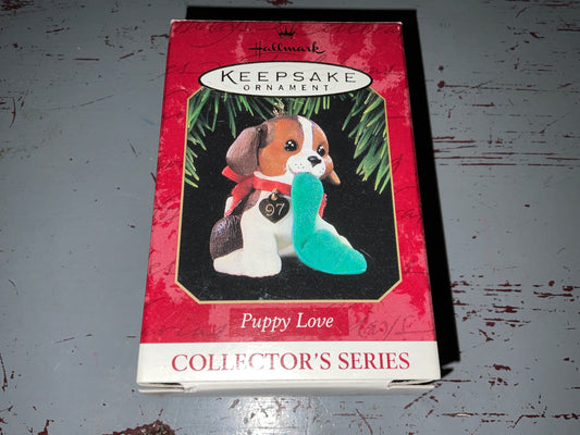 Hallmark Puppy Love #7 1997 Collectors Series Keepsake Ornament QX6222